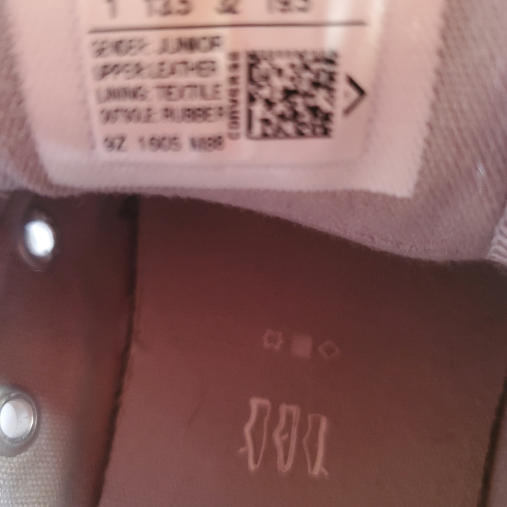 Leather Converse - Picture 5 of 5